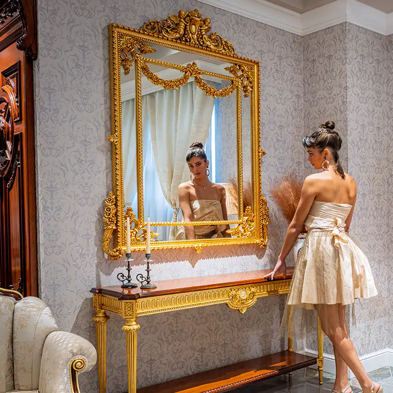 Italian classic and luxury wall mirrors