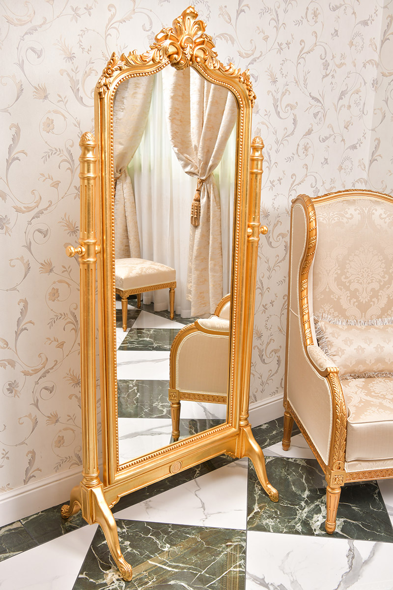 Luxury Bedroom standing mirror made in Italy